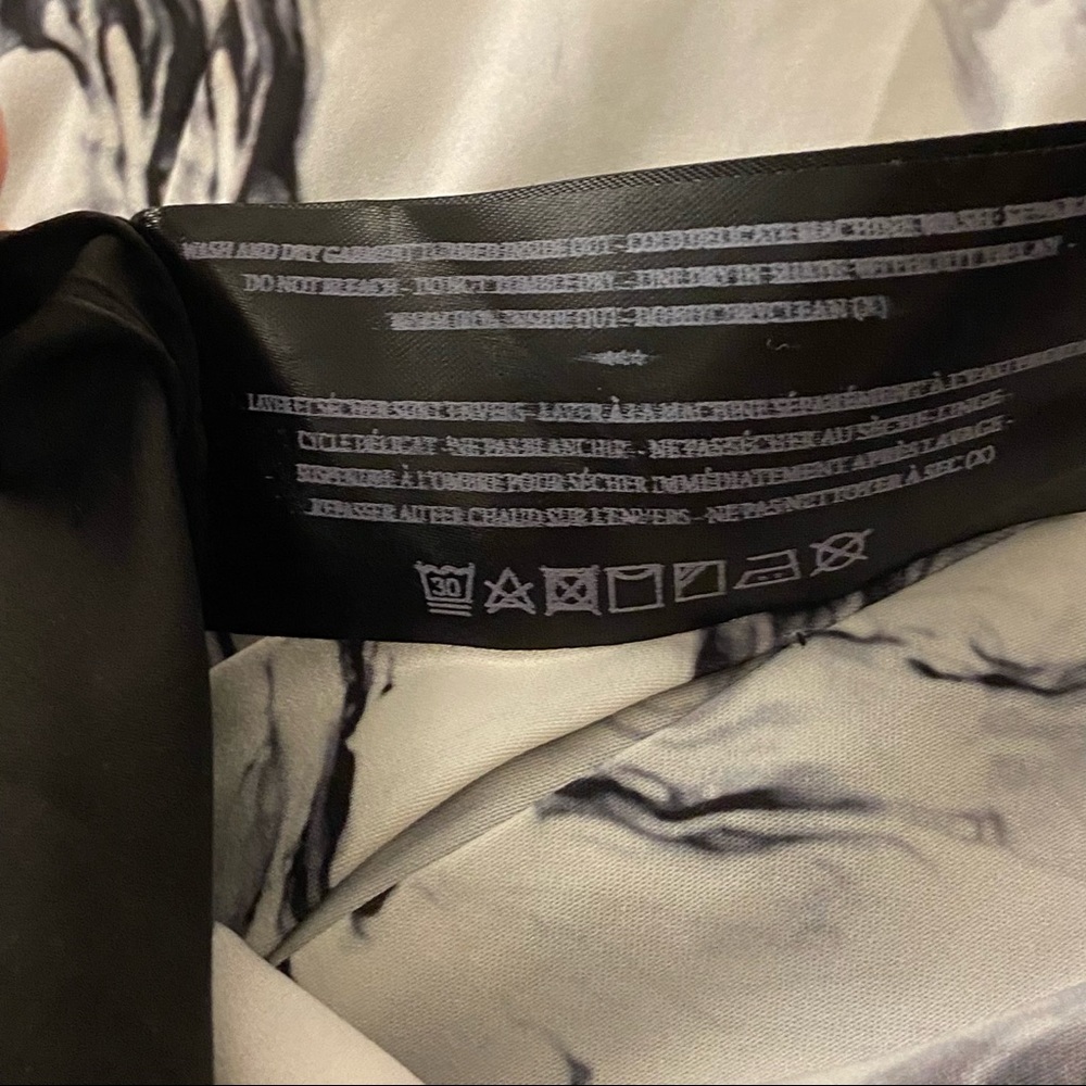 Keepsake Plunging Front And Back Abstract Design … - image 6